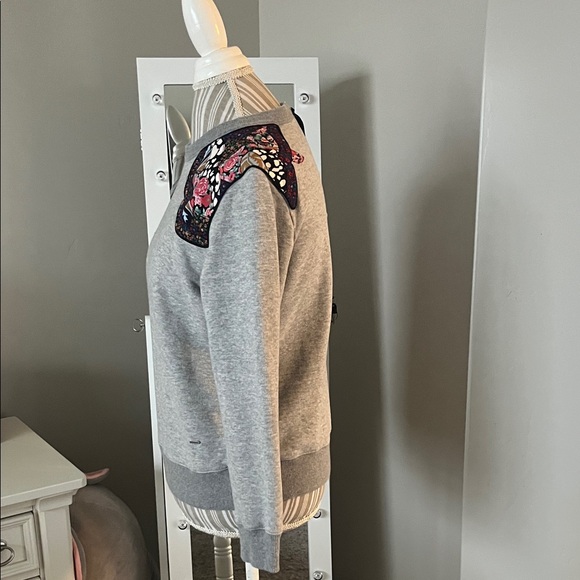 Coach - Picture 2 of 3